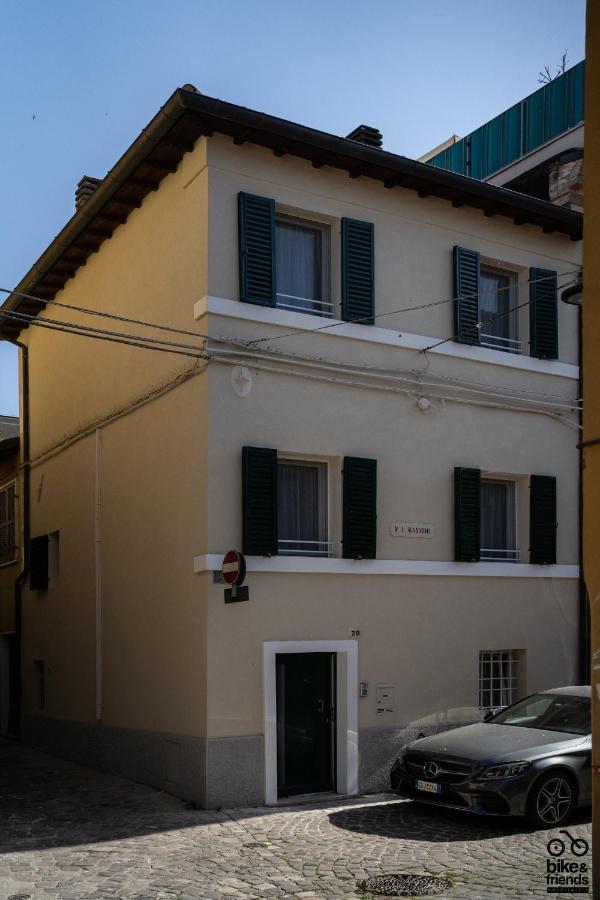 Monolocale Le Rondini Centralissimo Pesaro Eksteriør billede